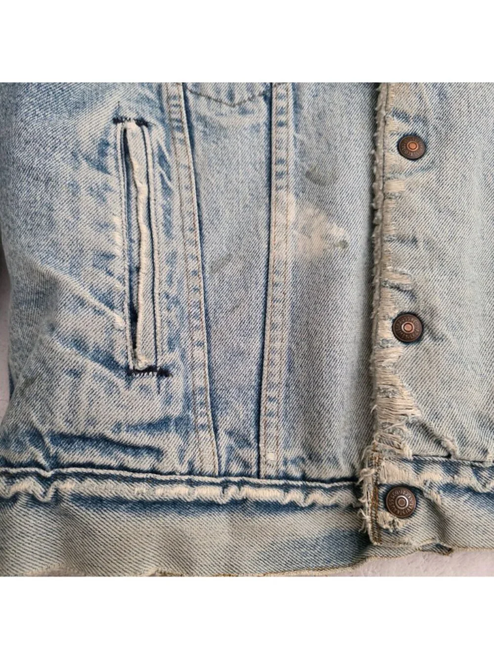 Levis Sherpa-Lined Denim Jacket Sz 40R Distressed Button-Up Front Pockets 1980s